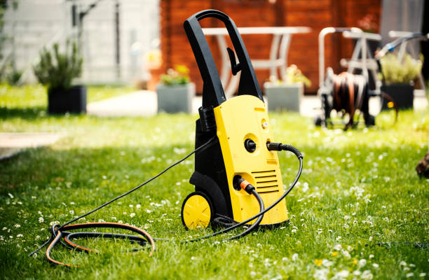 Best Animal Enclosure Cleaning  in Four Oaks, NC